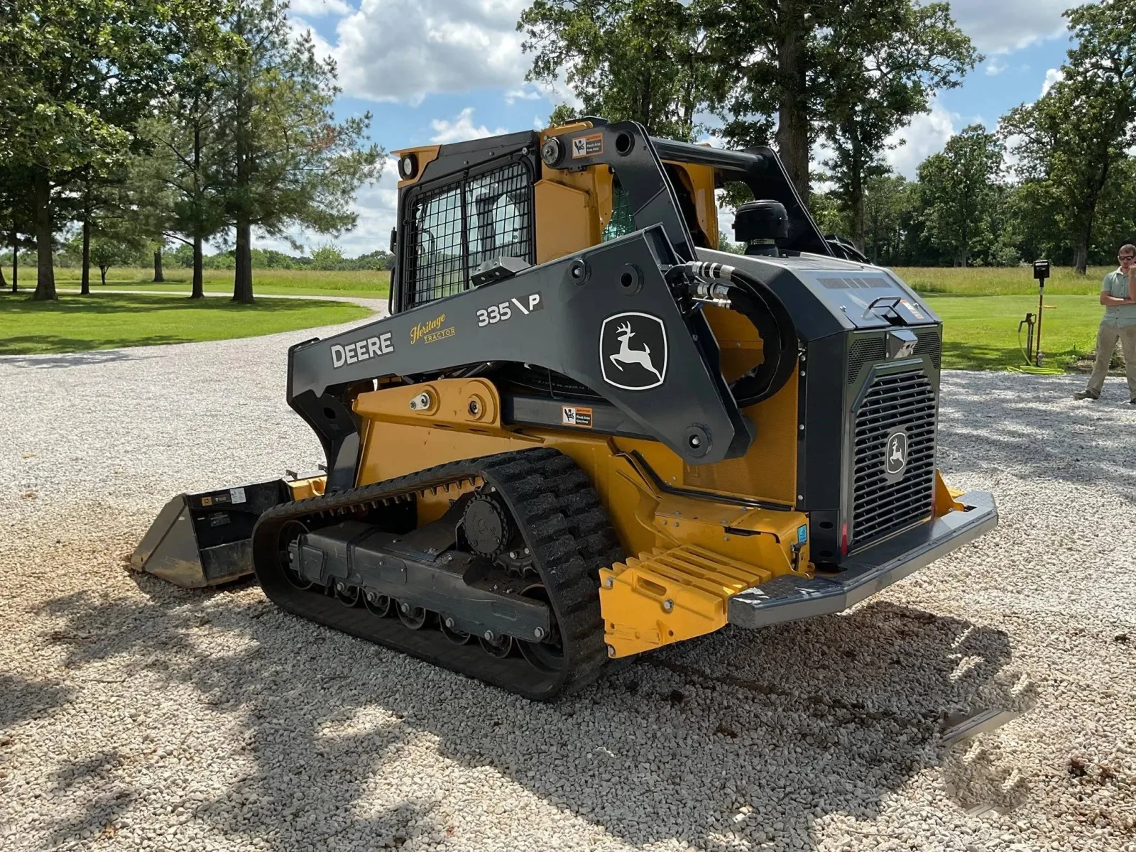2025 JOHN DEERE 335 P-TIER image 4