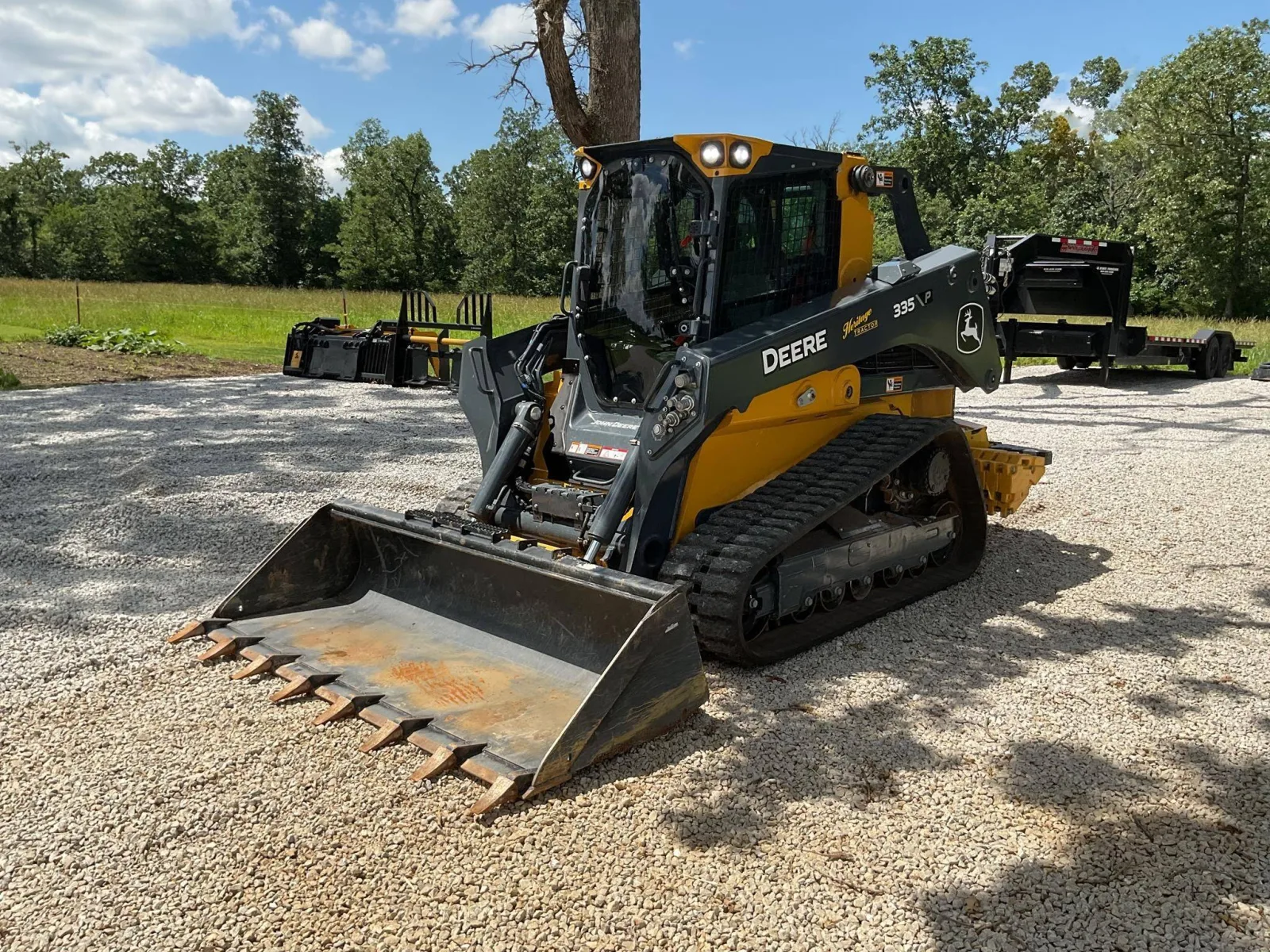 2025 JOHN DEERE 335 P-TIER