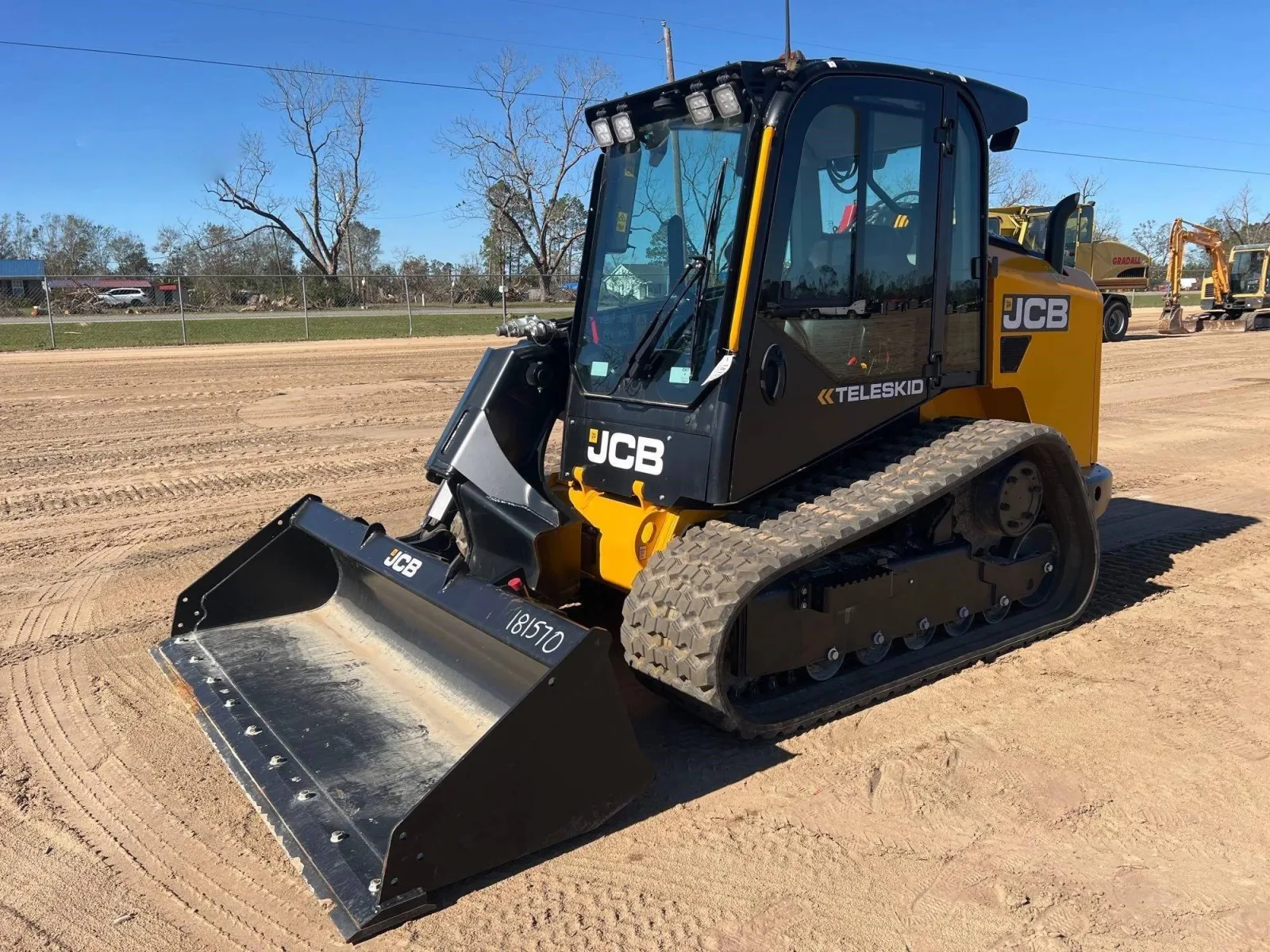 2023 JCB 3TS-8T image 4