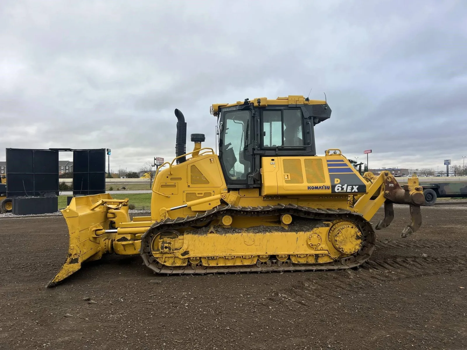 2022 KOMATSU D61EX-24 image 2
