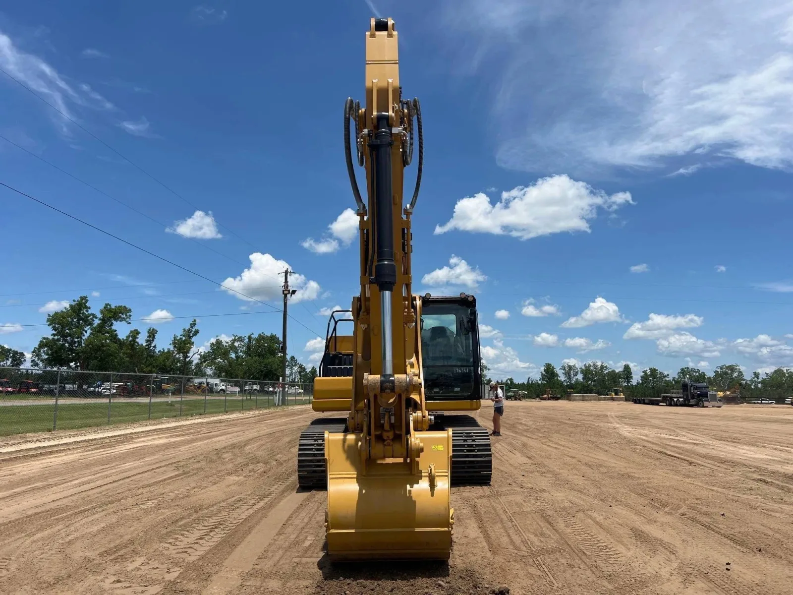 2023 CATERPILLAR 320 image 4