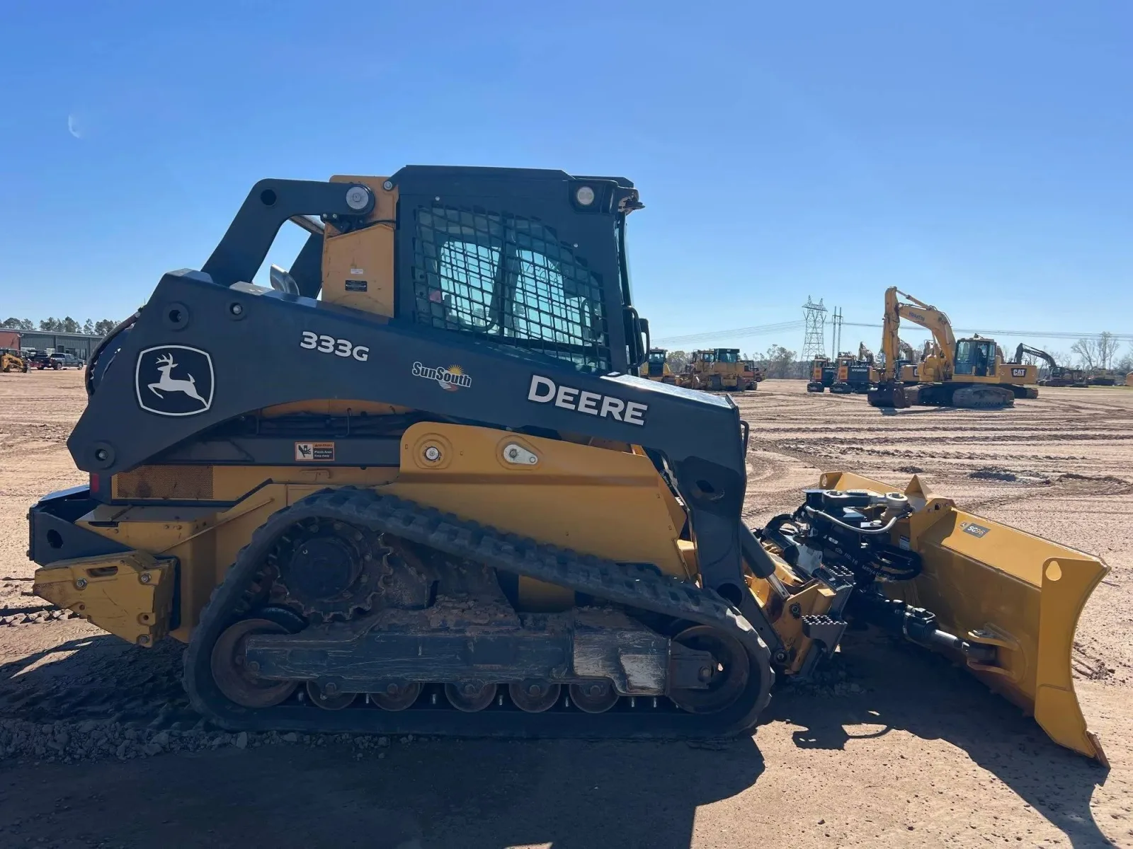 2023 John Deere 333G image 4