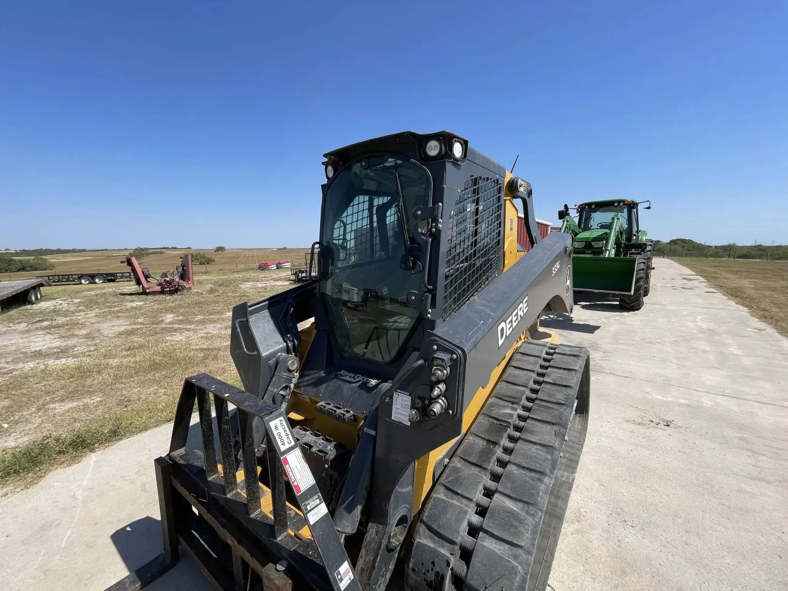 2022 John Deere 333G image 2